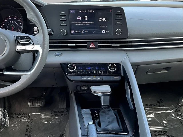 Used 2023 Blue Hyundai SEL image 9
