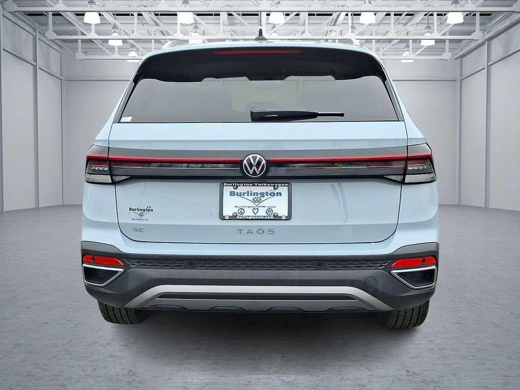 Used 2025 Gray Volkswagen 1.5T SE image 5