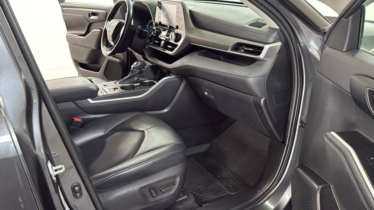 Used 2020 Gray Toyota XLE image 19