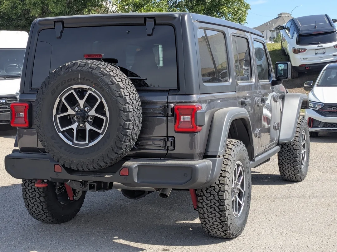 New 2026 Grey Jeep Rubicon - - 4x4 - Nappa Leather - Freedom Top Hardtop - 8- Speed Auto - Remote Start & More! image 8