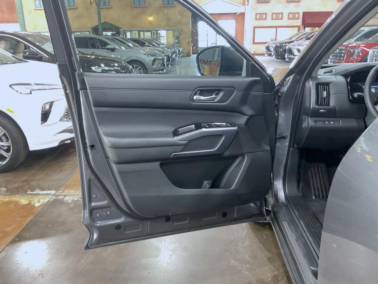 Used 2024 Gray Nissan SL image 9