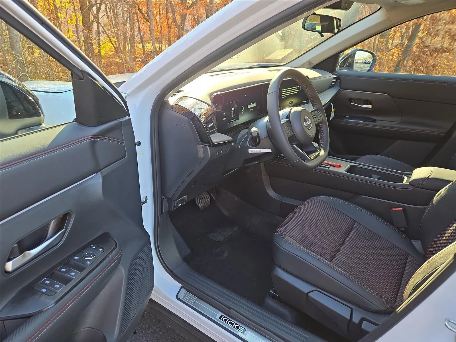 New 2026 Aspen White Tricoat Nissan SR image 10