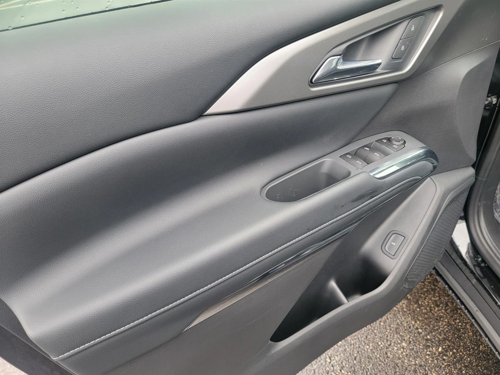 New 2026 Mosaic Black Metallic Chevrolet LT image 7