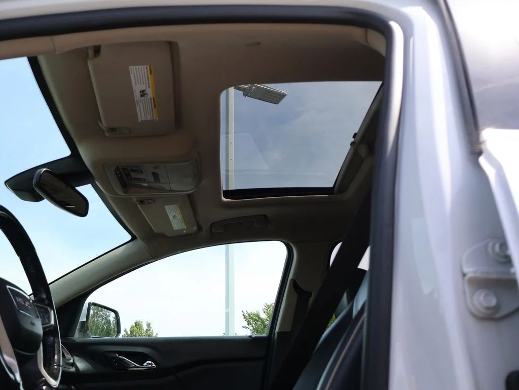 Used 2017 White GMC Denali image 46