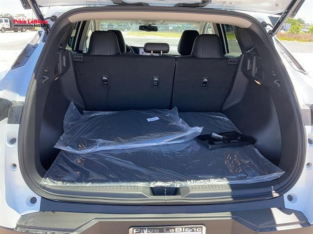 New 2026 Everest White Pearl TriCoat Nissan SL image 18