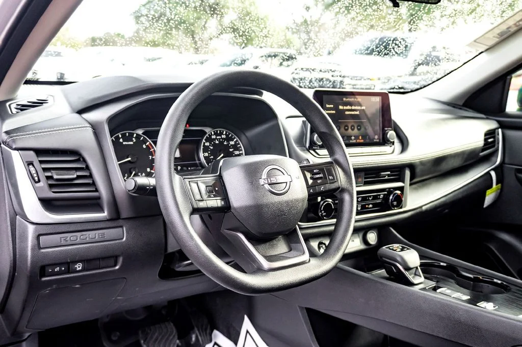 2025 Nissan Rogue S - Photo 15