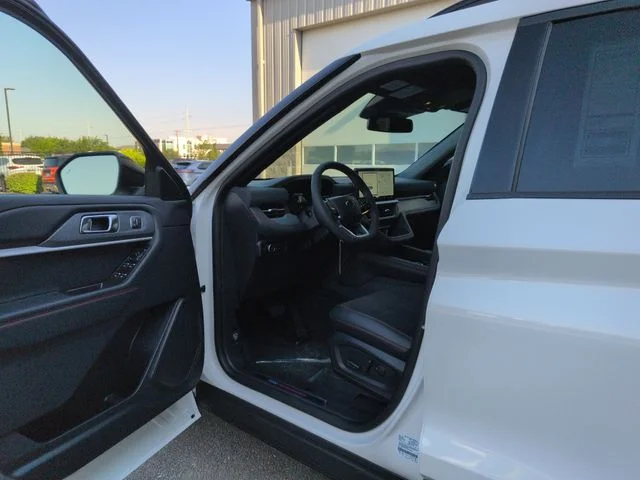 New 2026 Star White Metallic Tri-Coat Ford ST image 9