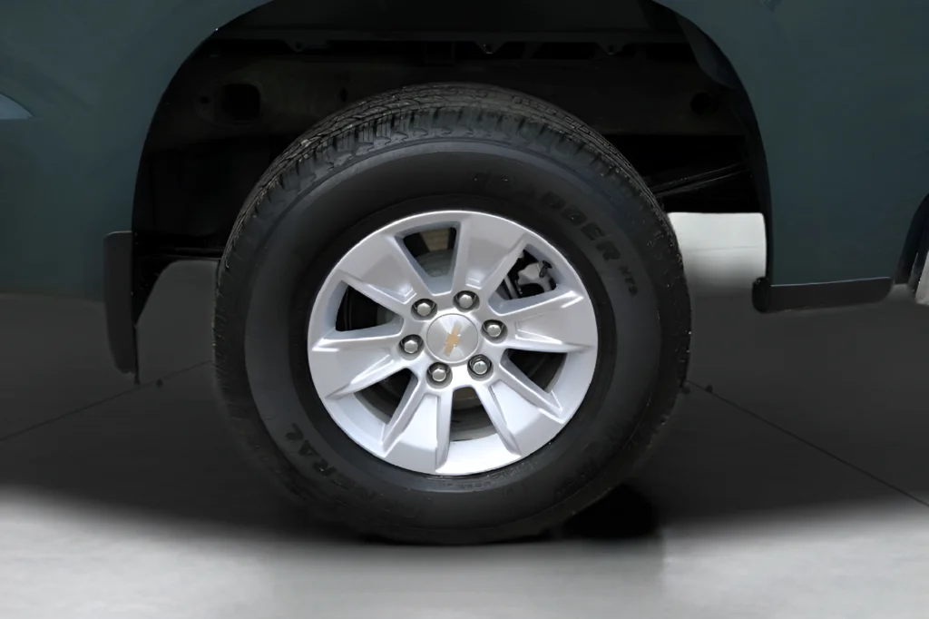 Used 2026 Gray Chevrolet LT image 9