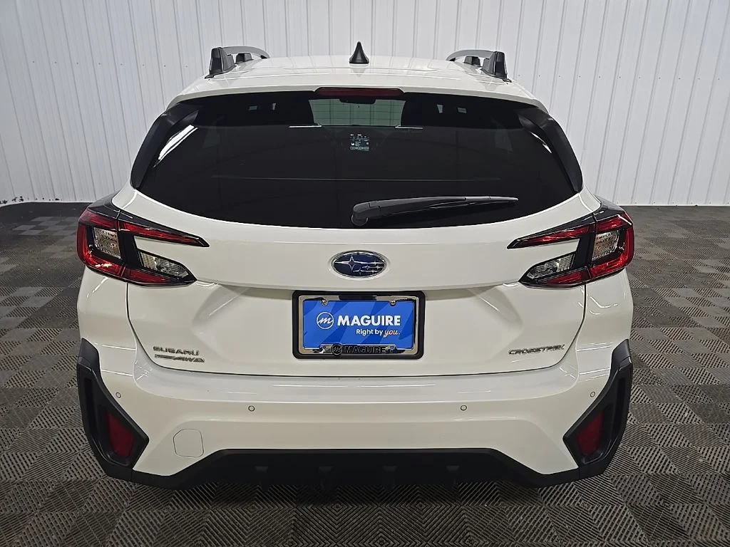 Used 2025 Crystal White Pearl Subaru Limited image 12