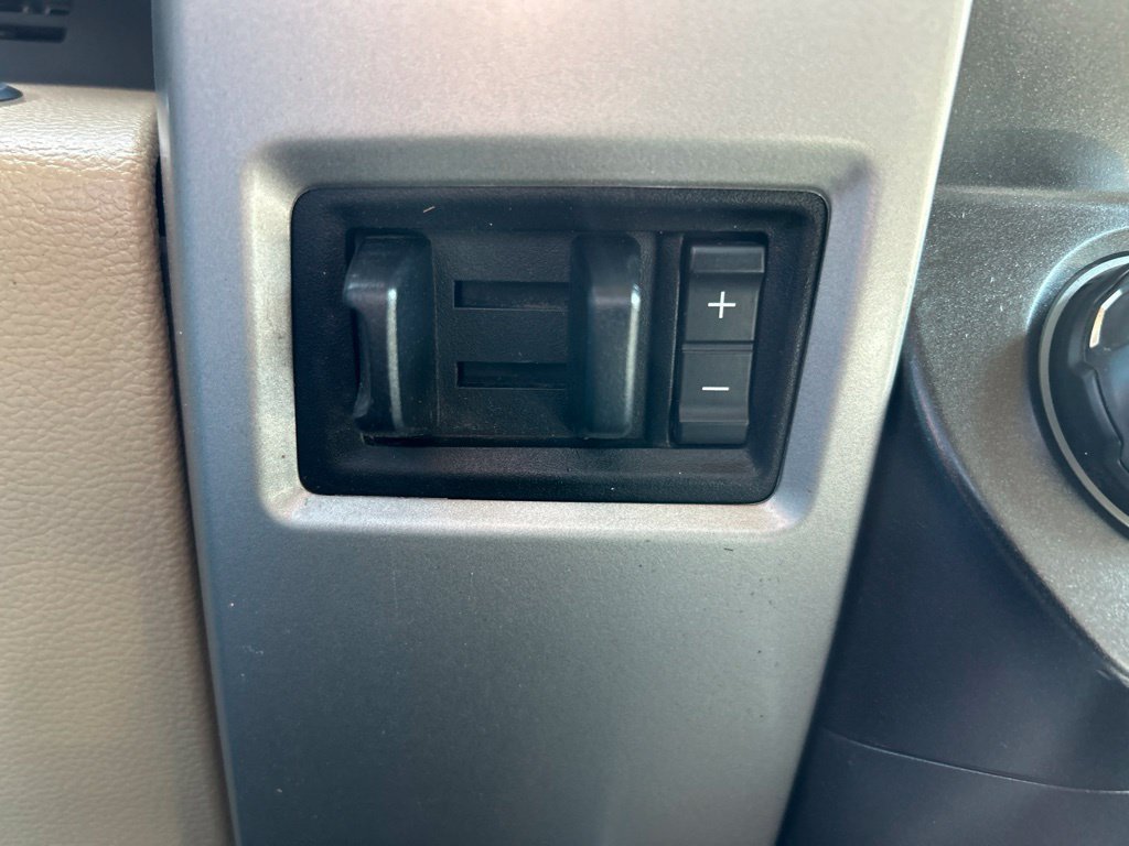 Used 2019 Oxford White Ford Lariat image 26