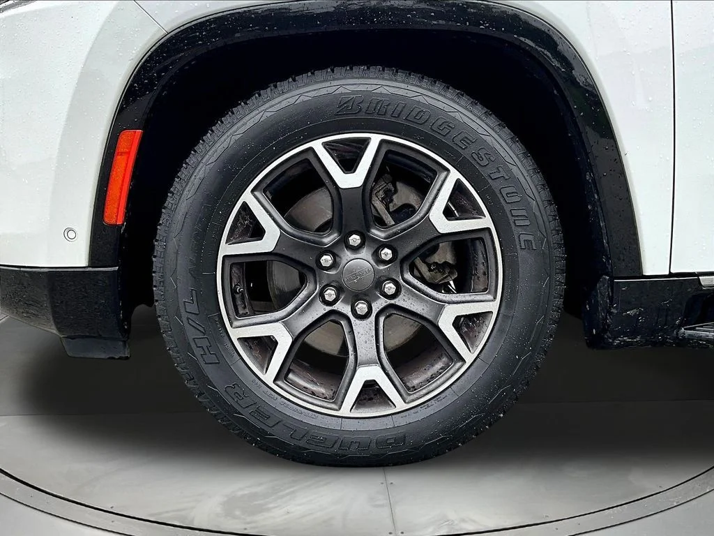Certified Used 2024 White Jeep Series III image 38