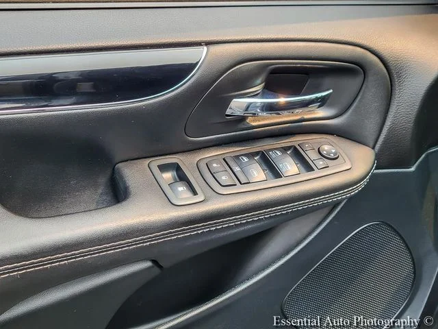 Used 2018 Silver Dodge SE Plus image 14