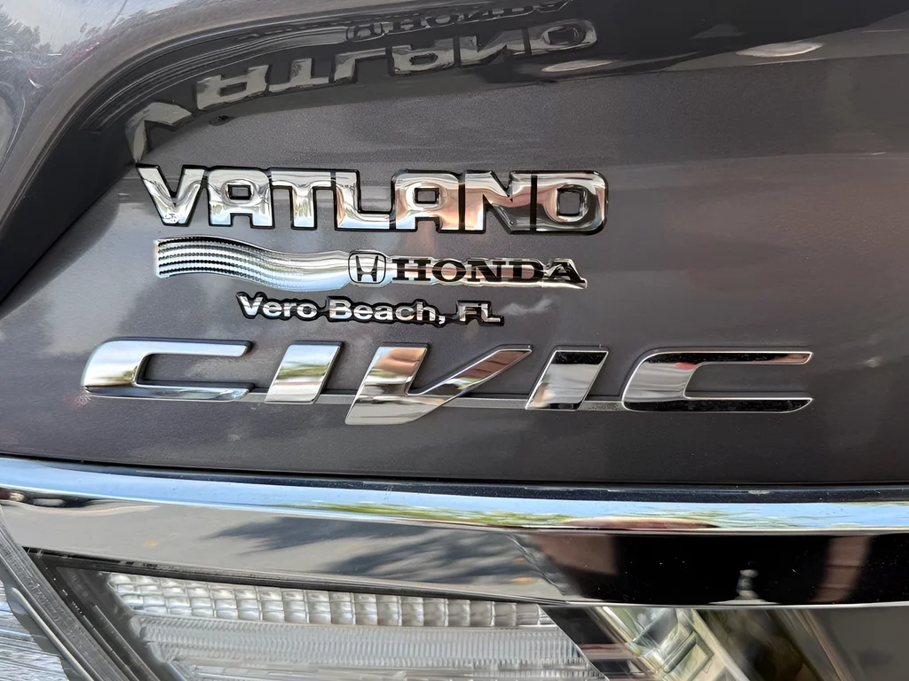 Used 2015 Modern Steel Metallic Honda Hybrid image 37