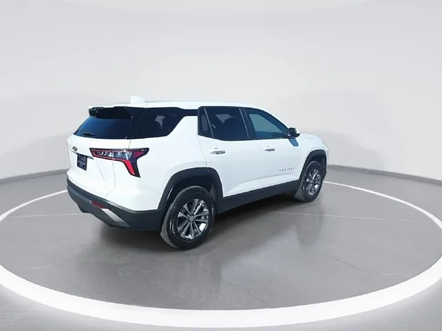 Used 2025 White Chevrolet LT image 8