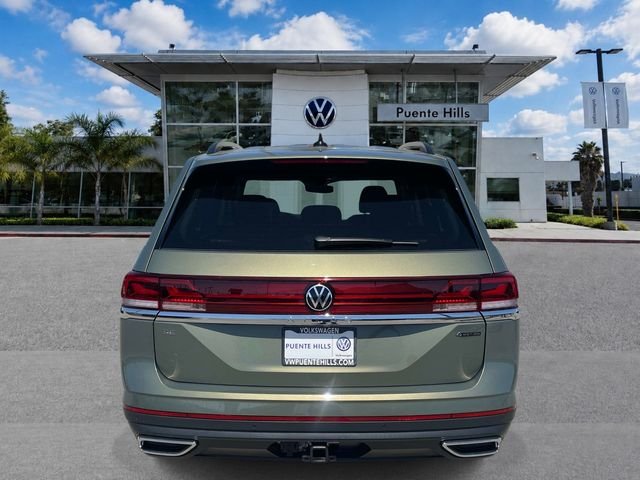 New 2026 Green Volkswagen SE w/Technology image 5