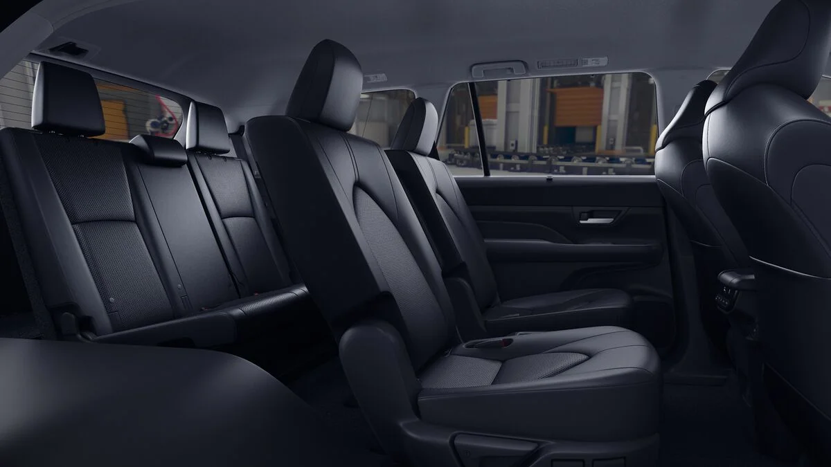 New 2026 Wind Chill Pearl Toyota XLE image 21