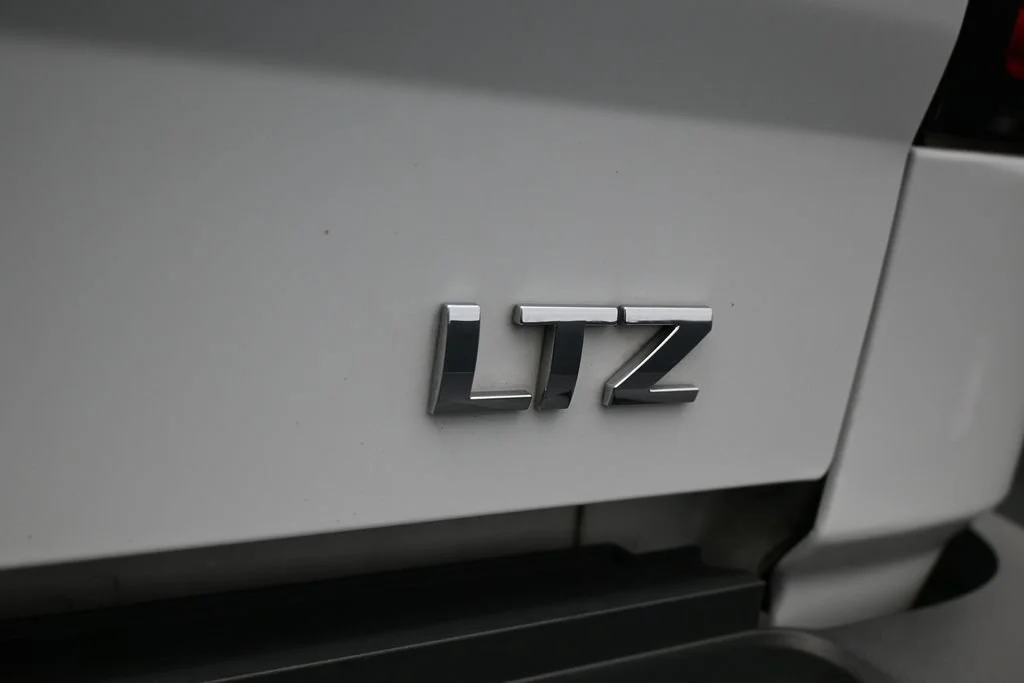 Used 2018 Summit White Chevrolet LTZ image 39