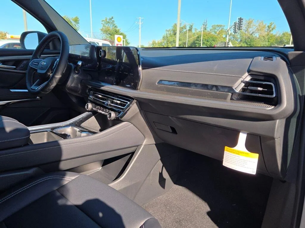 2027 Chevrolet Traverse LT - Photo 6