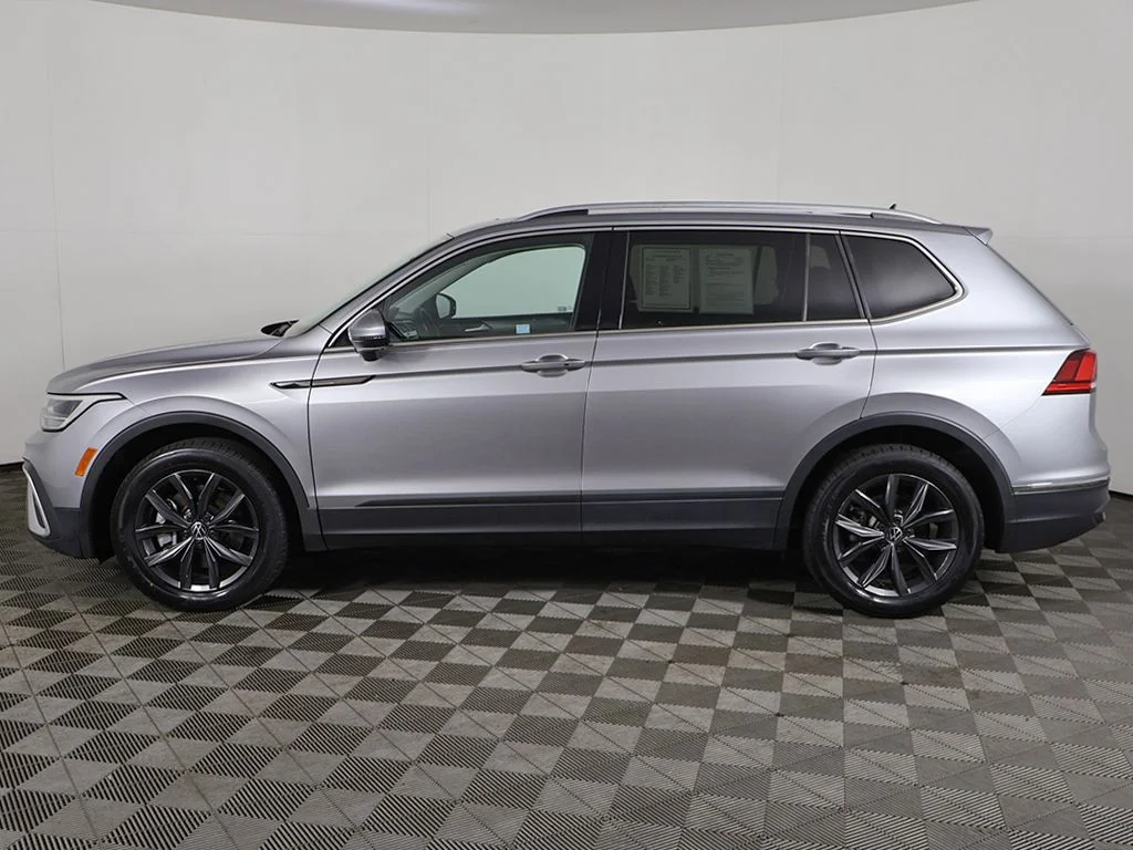 Used 2023 Silver Metallic Volkswagen 2.0T SE image 17