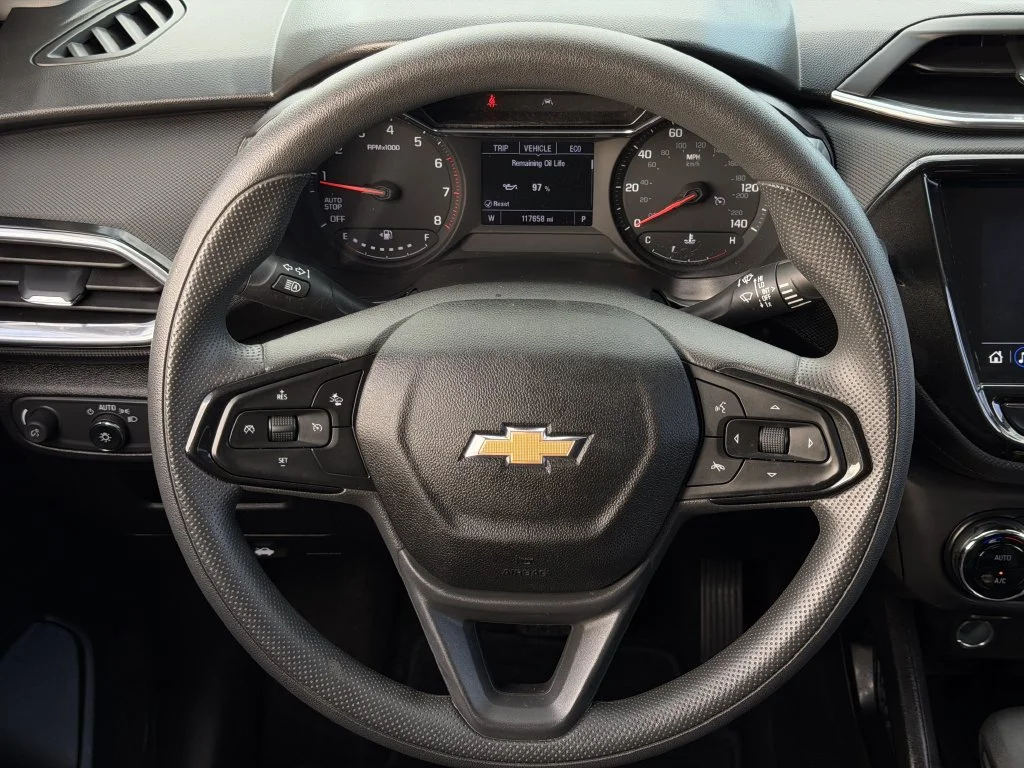 Used 2021 White Chevrolet LT image 12