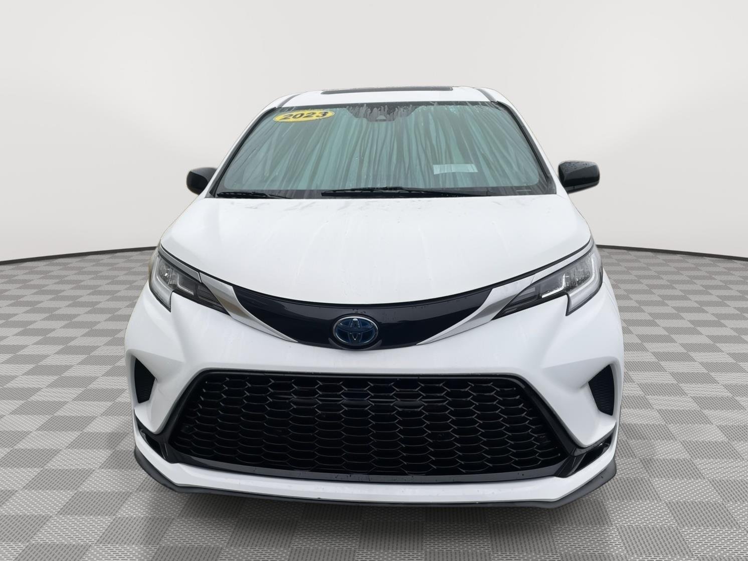 Used 2023 Toyota Sienna XSE with VIN 5TDXSKFC0PS080932 for sale in Kansas City