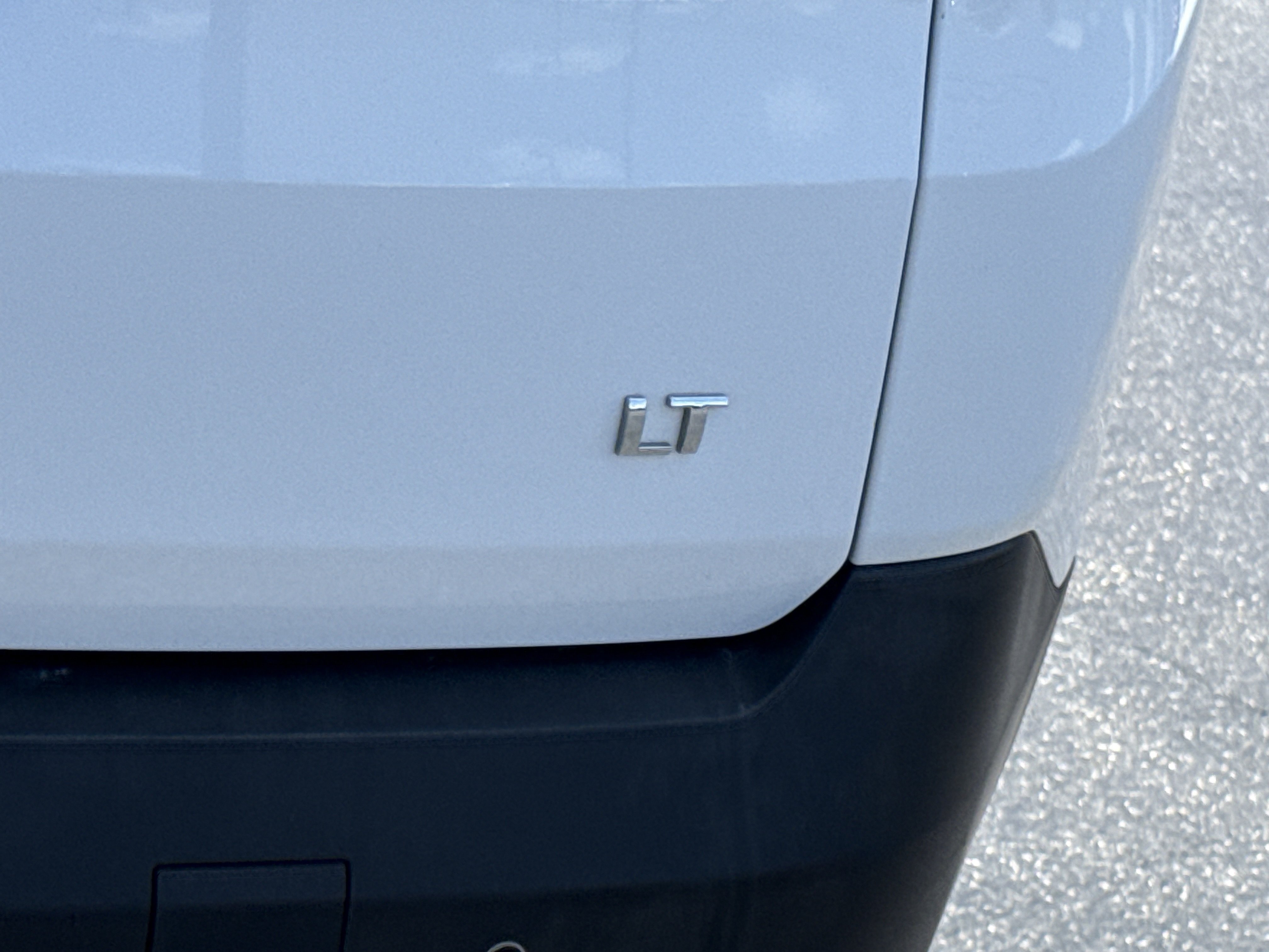 Used 2022 Summit White Chevrolet LT AWD image 10