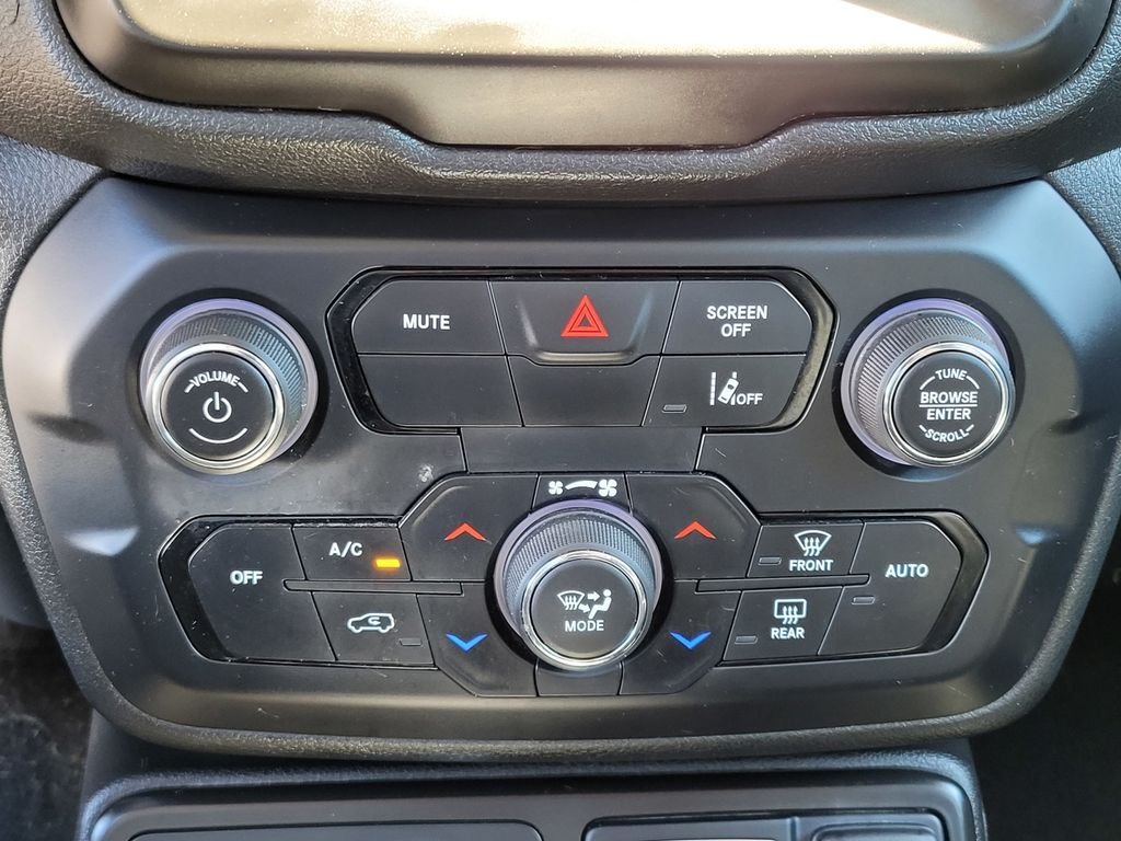 Used 2023 Blue Jeep Latitude image 21