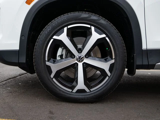 New 2026 White/off-white Volkswagen 2.0T SE image 7