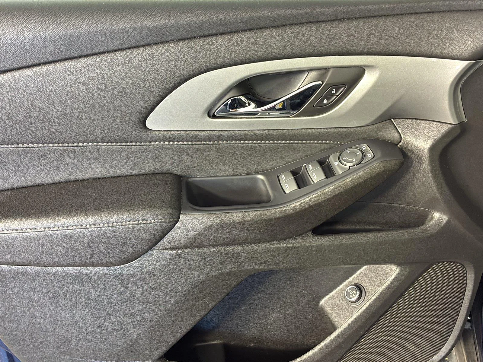 Used 2022 Northsky Blue Metallic Chevrolet LT Cloth image 26