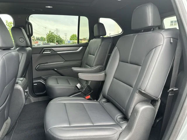 Used 2024 Silver GMC Elevation image 25