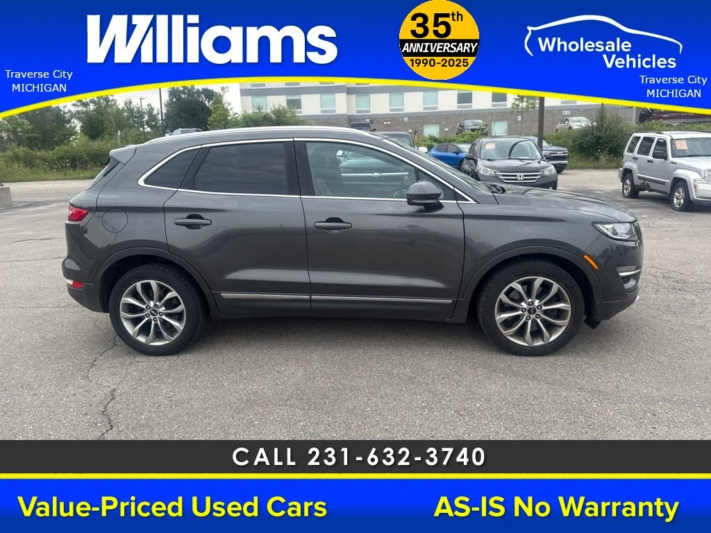 Used 2019  Lincoln Select image 13