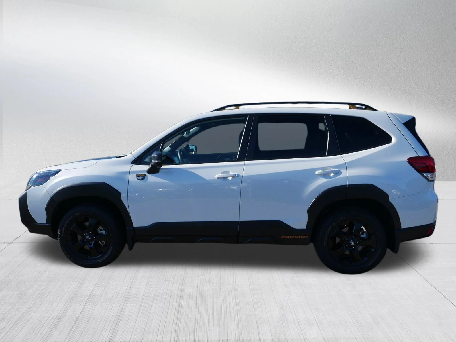 Used 2025 Crystal White Pearl Subaru Wilderness image 4