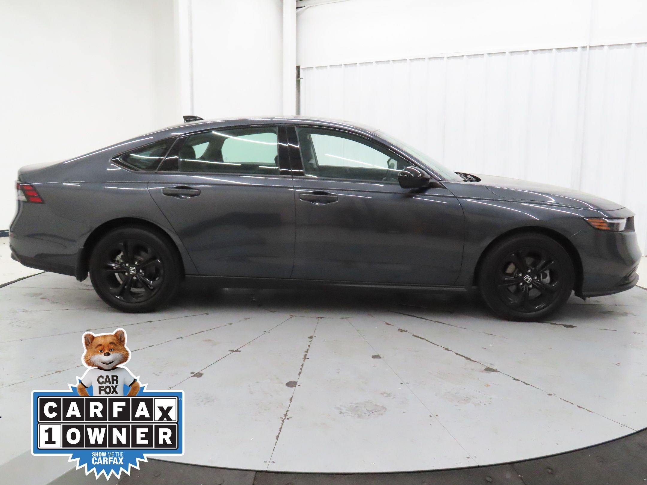 Used 2025  Honda SE image 2