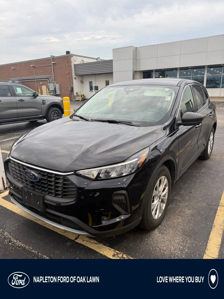 Used 2023 Black Ford Active image 1
