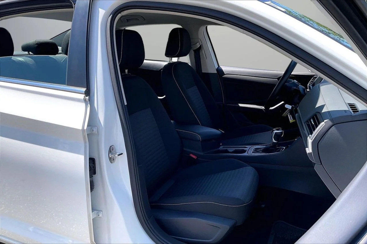 Used 2024 White Volkswagen 1.5T S image 21