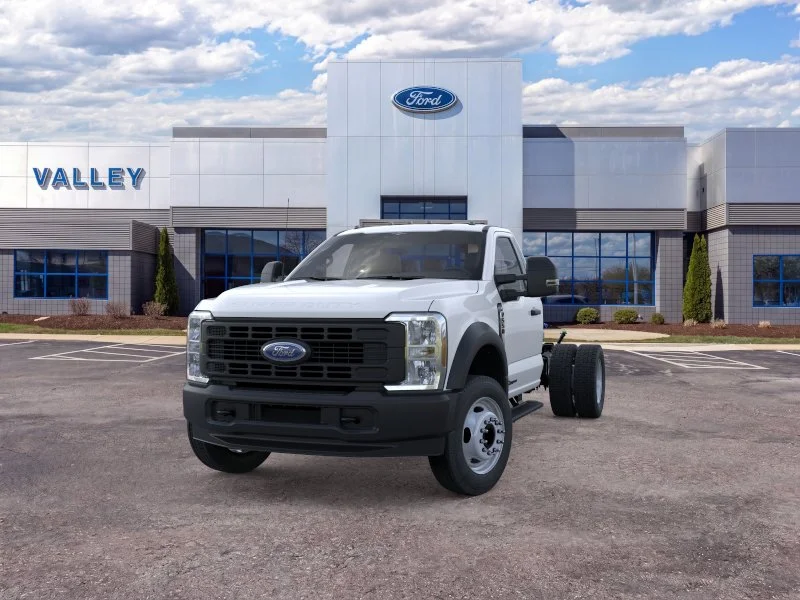 New 2026 Oxford White Ford F-550® XL image 3