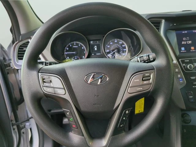 Used 2018 Silver Hyundai SE image 27