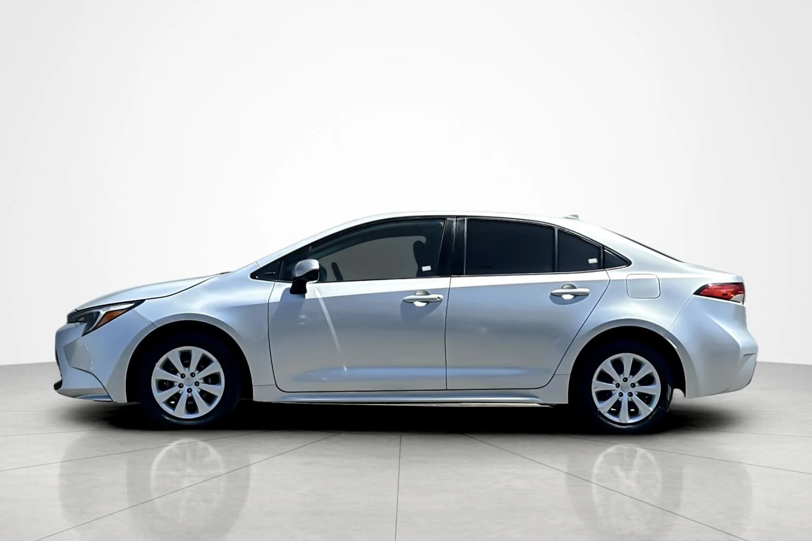 Certified Used 2024 CLASSIC SILVER Toyota Hybrid LE image 2