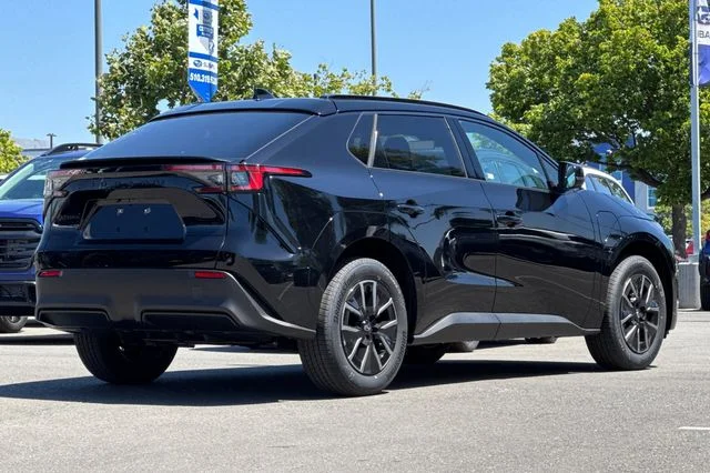 New 2026 SMOKED CARBON Subaru Premium image 4
