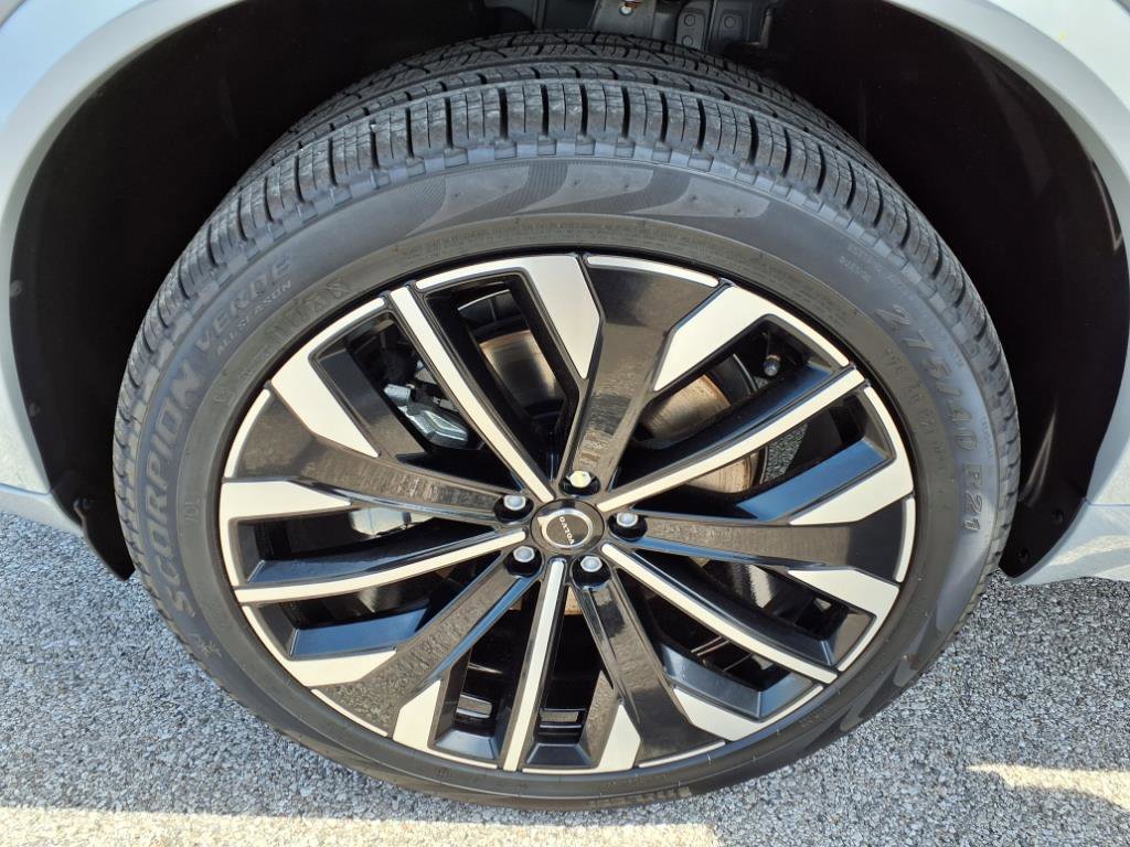 Used 2026 Vapour Grey Metallic Volvo Plus image 22