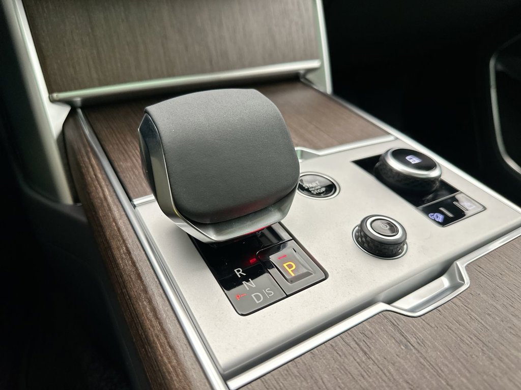 New 2027 Fuji White Land Rover SE image 12