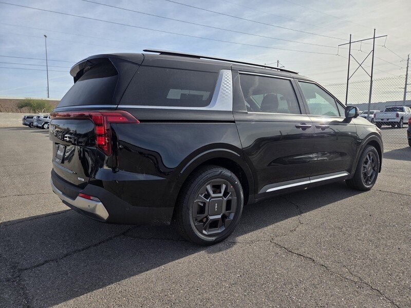 New 2026 Aurora Black Pearl Kia SX image 3
