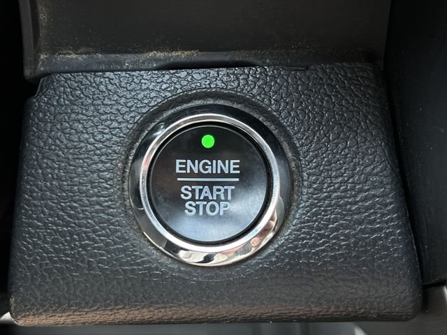 Used 2022  Ford Platinum image 27