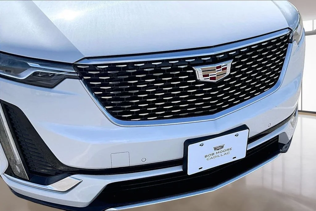 Certified Used 2023 Crystal White Tricoat Cadillac Premium Luxury image 31