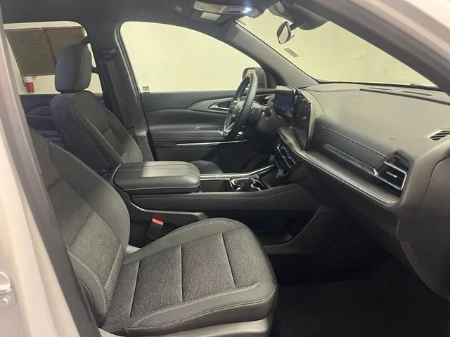 Used 2025 White Chevrolet LT image 21