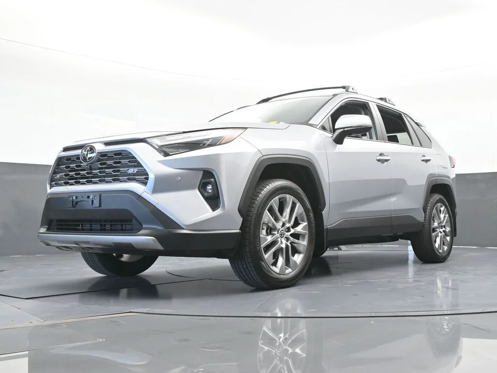 Used 2025 Silver Sky Metallic Toyota Limited image 63