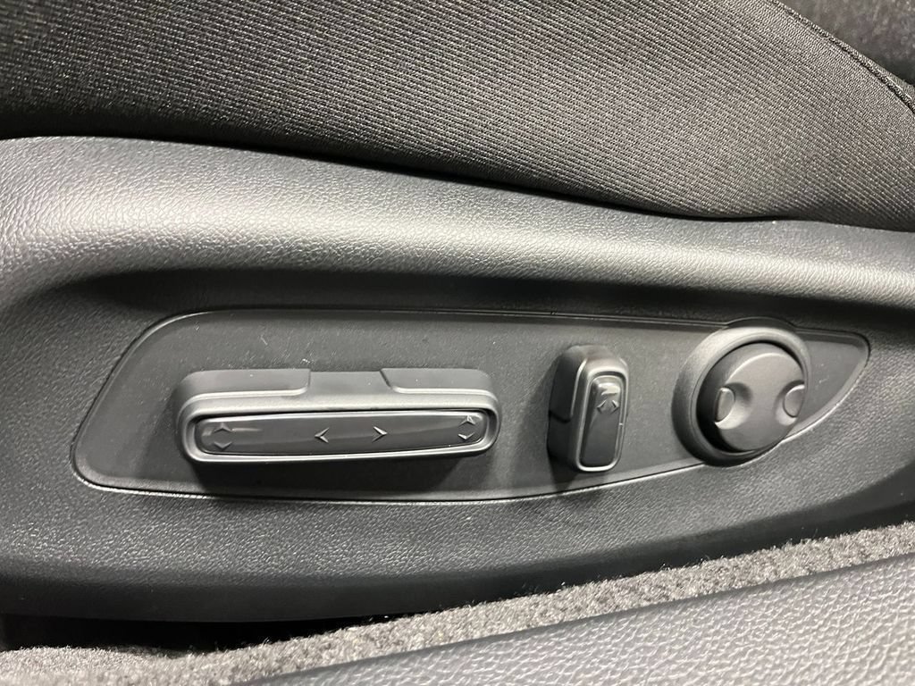 2025 Honda Accord SE - Photo 13