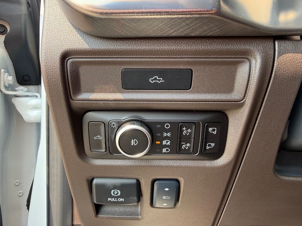 New 2026 Star White Metallic Tri-Coat Ford King Ranch® image 9