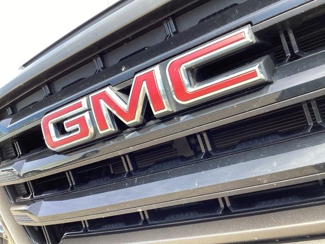 Used 2019 Quartz Metallic GMC Elevation image 3
