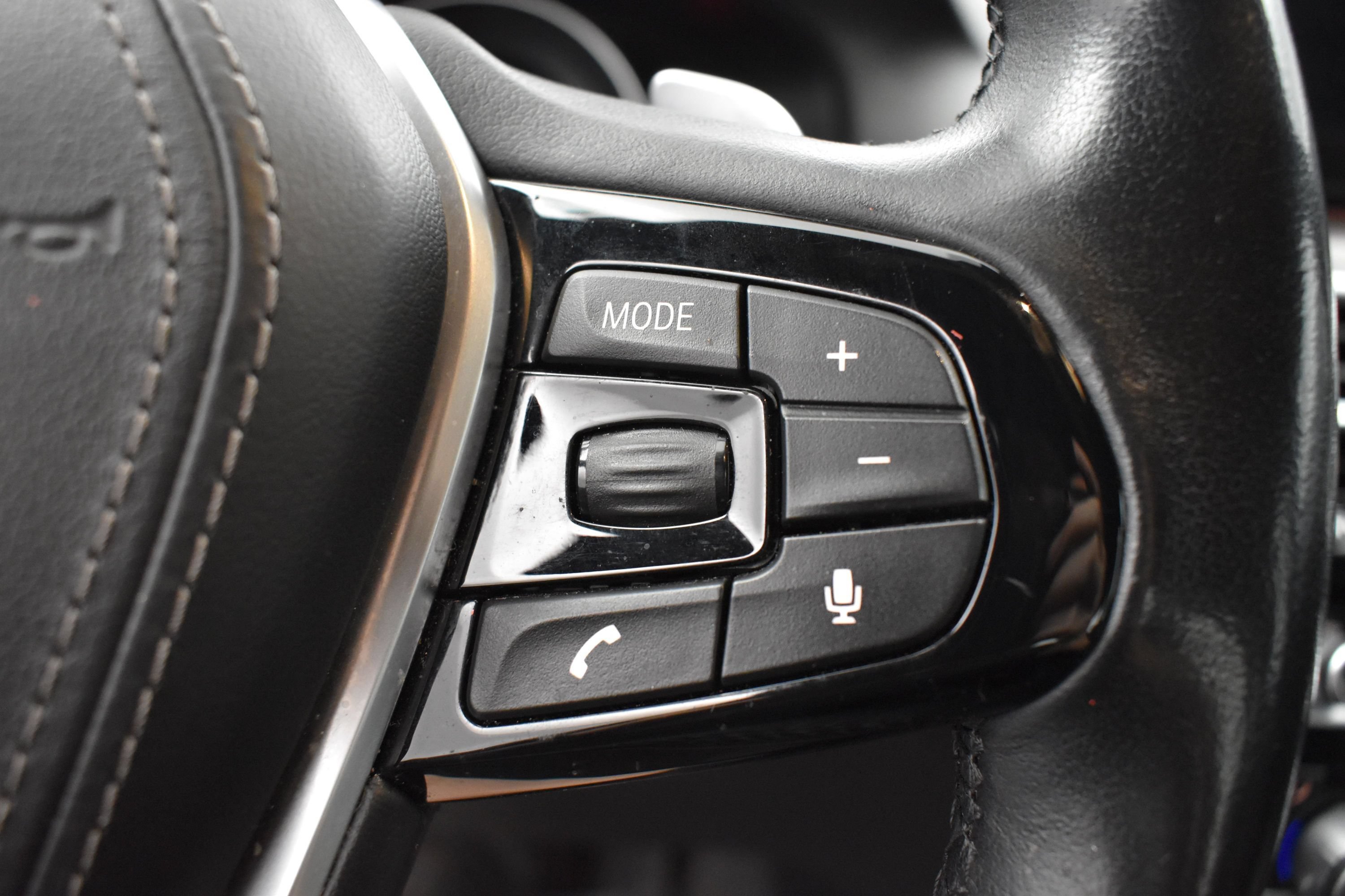 Used 2019 Dark Graphite Metallic BMW 530i xDrive image 7